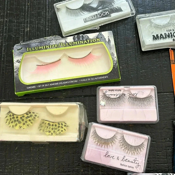 🎈4 LISTINGS FOR $20! Bundle of colorful eyelashes for halloween makeup artist - Picture 3 of 8
